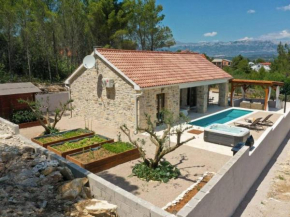 Wonderful Holiday Home in Pridraga with Wellness